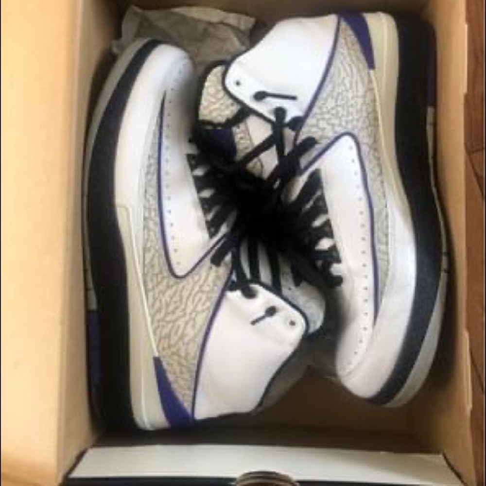 Jordan Men's White Black Purple Retro Basketball Shoes